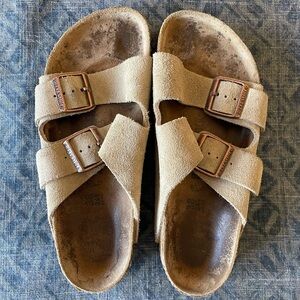 Great lightly used condition Birkenstock sandals!
